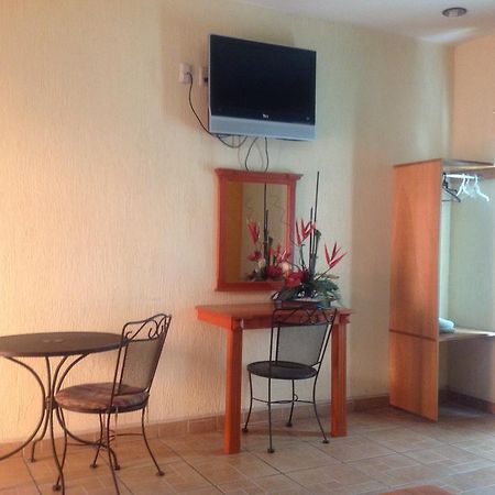 Hotel Genoves San Juan de los Lagos Habitación foto