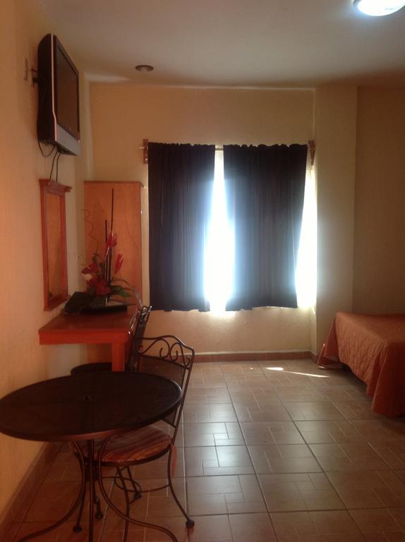Hotel Genoves San Juan de los Lagos Habitación foto